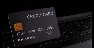 How Credit Cards Influence Short-Term Spending Decisions Without Affecting Savings?